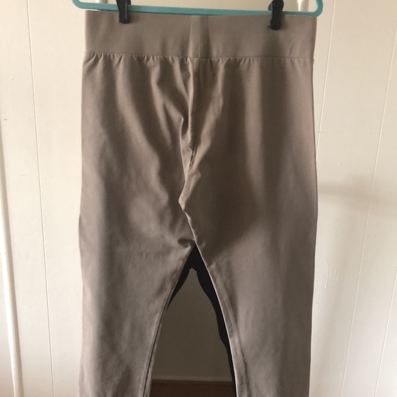 LOGO Layers Legging - Picture 2 of 3